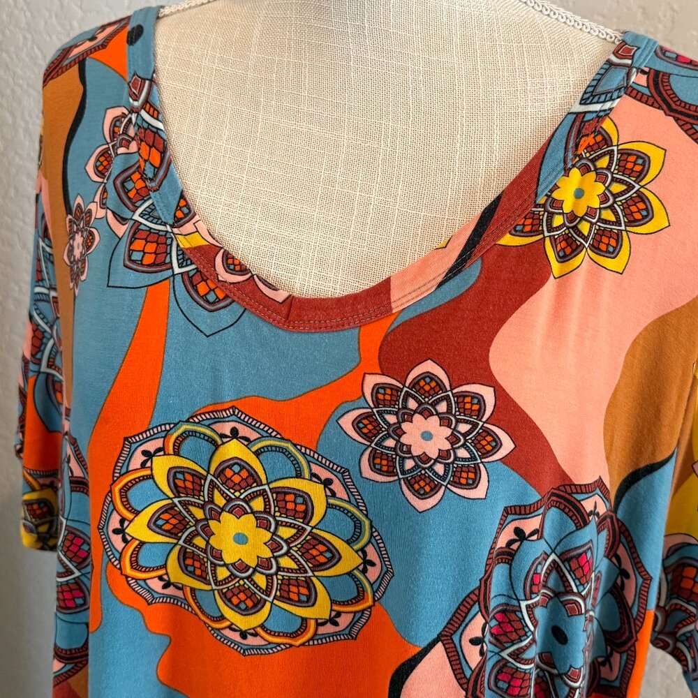 Colorful Top Plus Size 4X - Picture 4 of 7